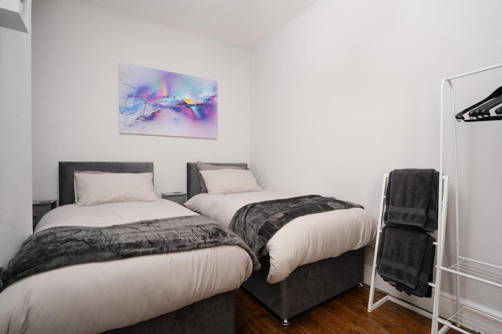 Swiss Haven - Spacious 3 Bedroom House Liverpool Exterior foto
